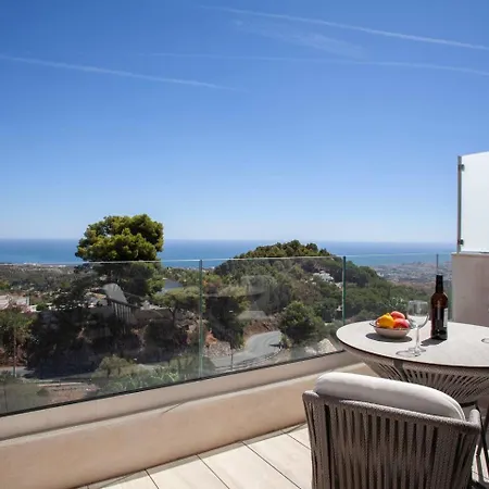Spectacular New With Incredible Sea Vie *
