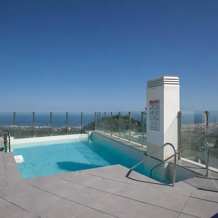 Spectacular New With Incredible Sea Vie *